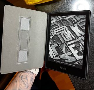 Ebook Kindle Paperwhite 16GB con funda