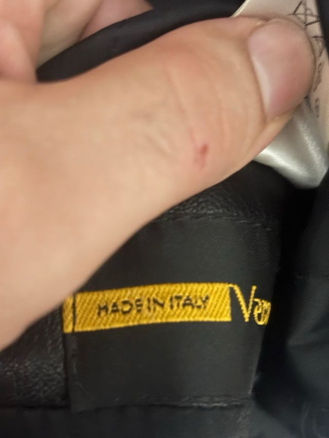 Giubbino in pelle nero