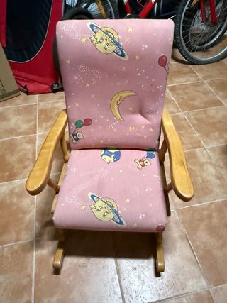 Mecedora infantil con estampado