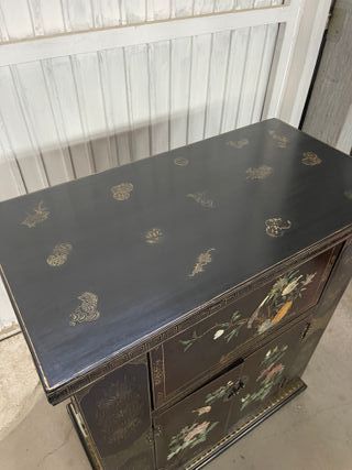 Cómoda de madera con jade RESTAURADO 