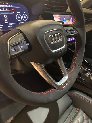 Volante deportivo personalizado