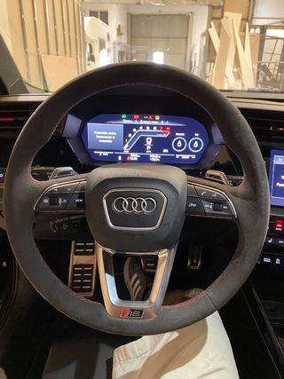 Volante deportivo personalizado