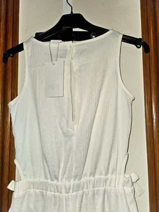Mono Zara Blanco, nuevo con etiqueta 