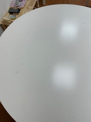 Mesa redonda IKEA blanca madera.