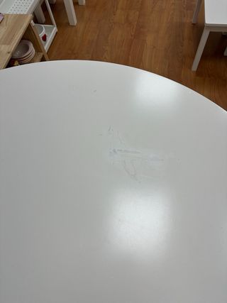 Mesa redonda IKEA blanca madera.