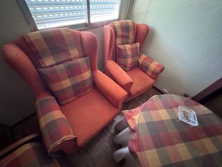 2 Sillones Orejeros Naranja (regalo mesa camilla)