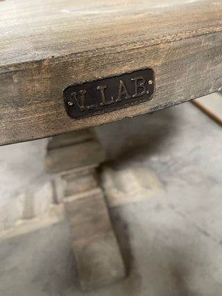 Mesa de comedor de madera rústica