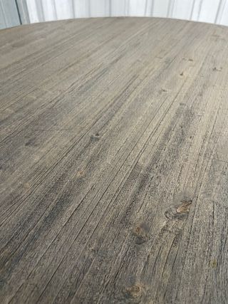 Mesa de comedor de madera rústica