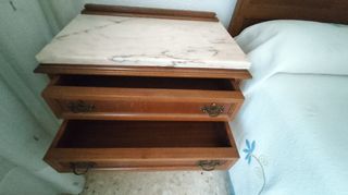 Mesillas de noche de madera y mármol