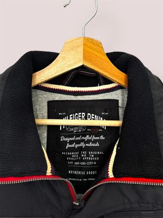 Chaqueta Tommy Hilfiger Negra Talla M