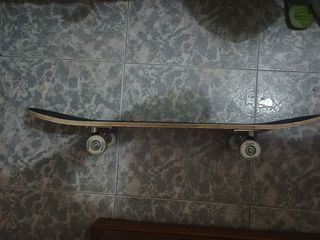 Skate Rojo No Fear con Diseño de Ojo