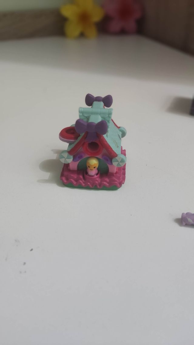 Cubo infinito y casitas miniatura