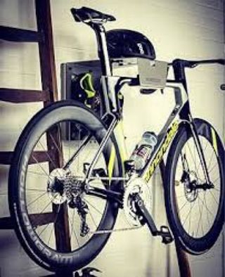 Soporte de pared STASDOCK TEMPLATE para ciclismo. 