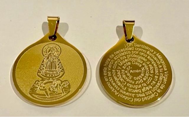 Medalla Virgen de la Caridad del Cobre - Nueva.