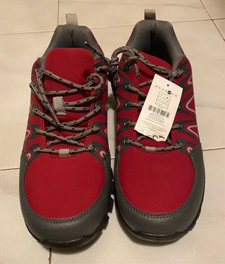 Zapatillas Deportivas Rojas y Grises Talla 43