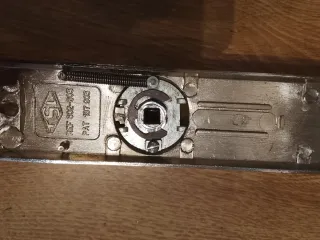 Pomo de puerta cromado