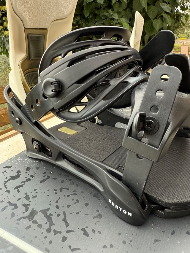 Tabla Snowboard Nidecker + Fijaciones Burton