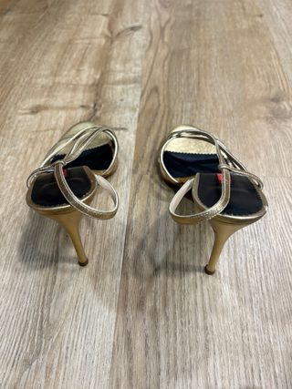 Tacones CH (Carolina Herrera) Dorados