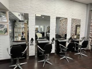 Tocador peluquería con espejo
