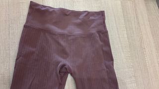 Conjunto deportivo camiseta y leggins
