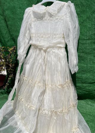Vestido antiguo encaje religioso