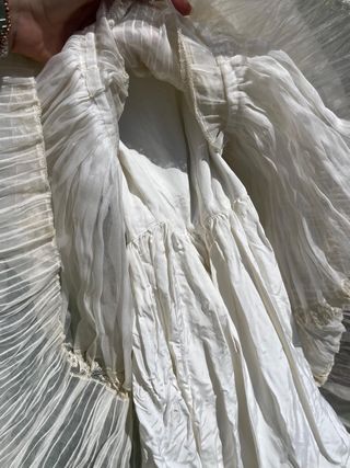 Vestido antiguo encaje religioso