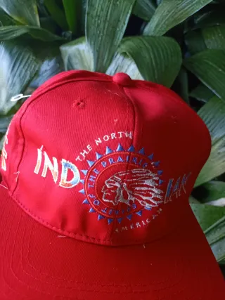 Gorra Roja Estampada