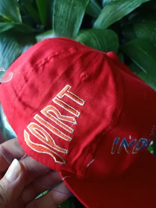 Gorra Roja Estampada