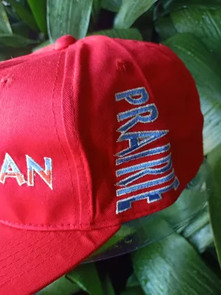 Gorra Roja Estampada