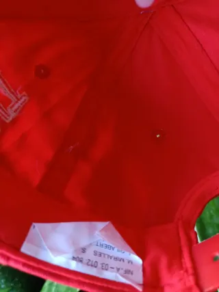 Gorra Roja Estampada