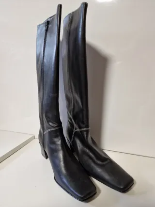 Botas altas de cuero negras