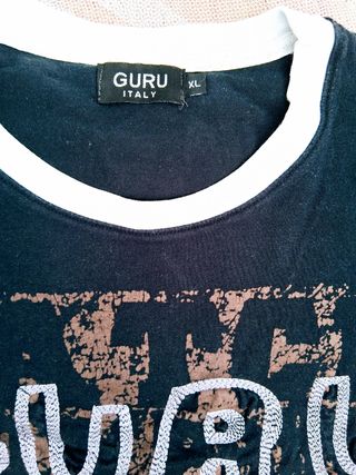 Camiseta Guru Negra. 