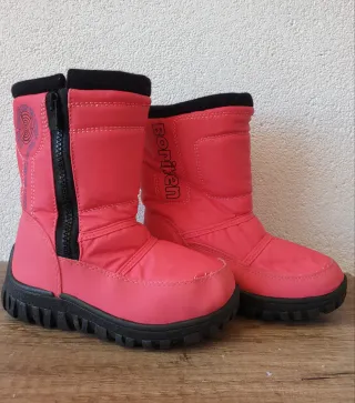 Botas rosas para niña