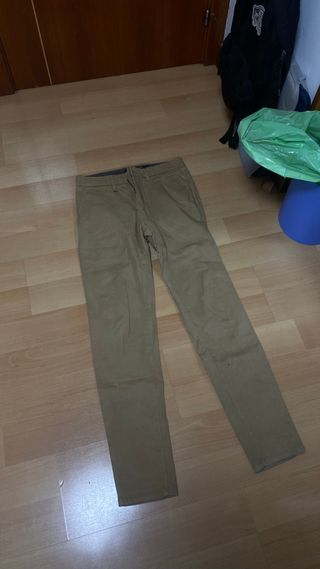 Pantalón chino marrón