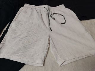 Lote de Ropa y Cinturón
