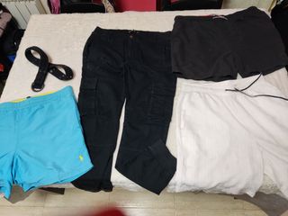 Lote de Ropa y Cinturón