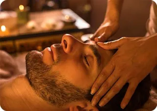 Masaje relajante profesional de cuerpo completo
