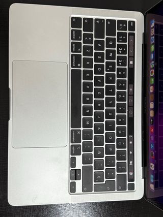 MacBook Pro 13 2020 Argento
