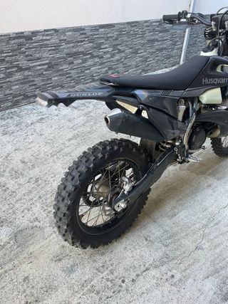 Husqvarna 300 2t modelo 2022