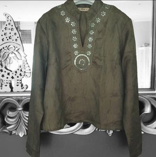 Blusa Caqui bordada M