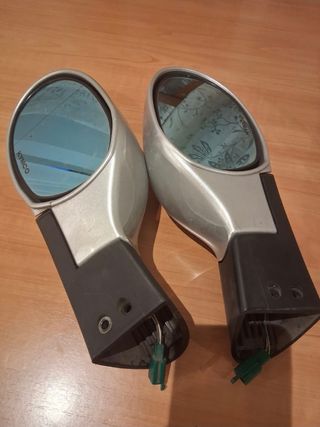 Espejo derecho Kymco Grand Dink Eléctrico.