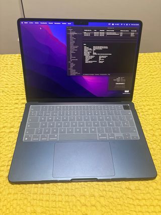 MacBook Air M2 13” 8GB RAM 512GB SSD