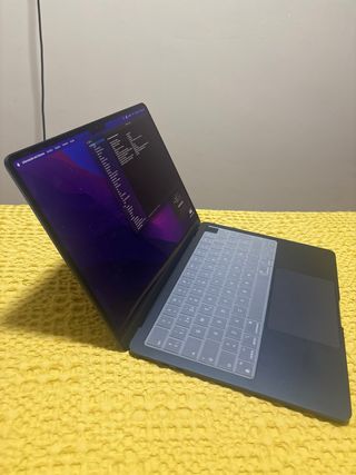 MacBook Air M2 13” 8GB RAM 512GB SSD