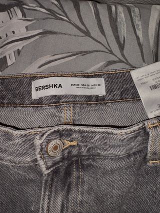 Pantalón Bershka ancho tiro alto gris