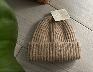 Gorro lana beige nuevo con etiqueta