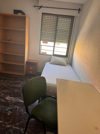 Alquilo 2 habitaciones cerca Universidad estudiant