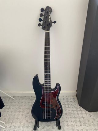 Bajo Harley Benton 5 cuerdas