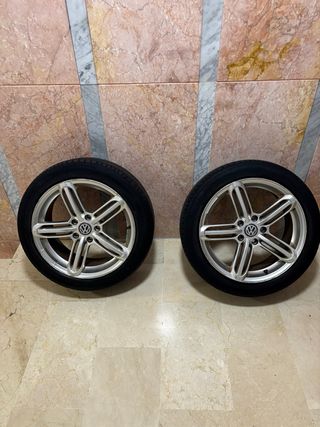 Llantas 225/45 R17 con gomas
