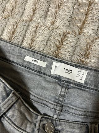 Pantalón vaquero gris Mango Talla M