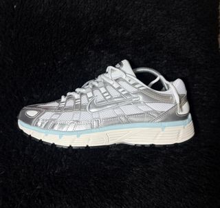 Zapatillas Nike P-6000 Plata y Blanco